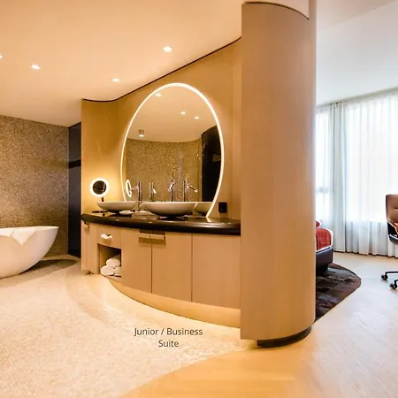 Neues Tor מלון *